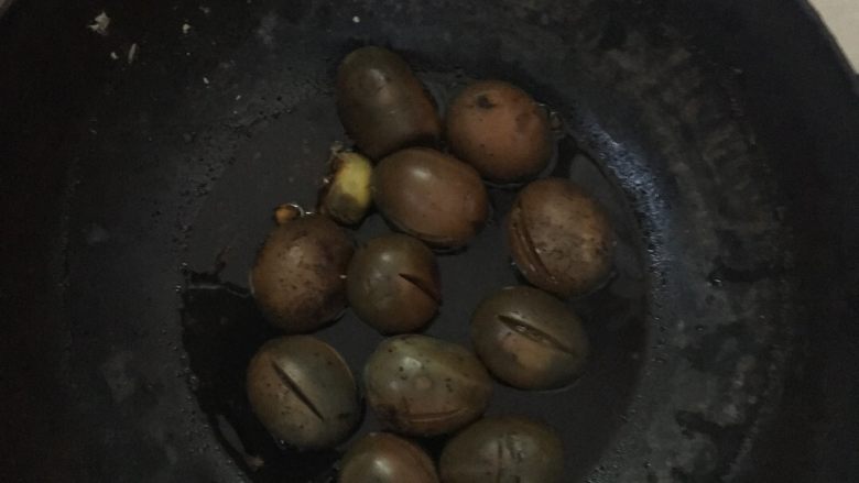 啤酒煮蛋,4.关火焖3分钟,即可出锅食用。