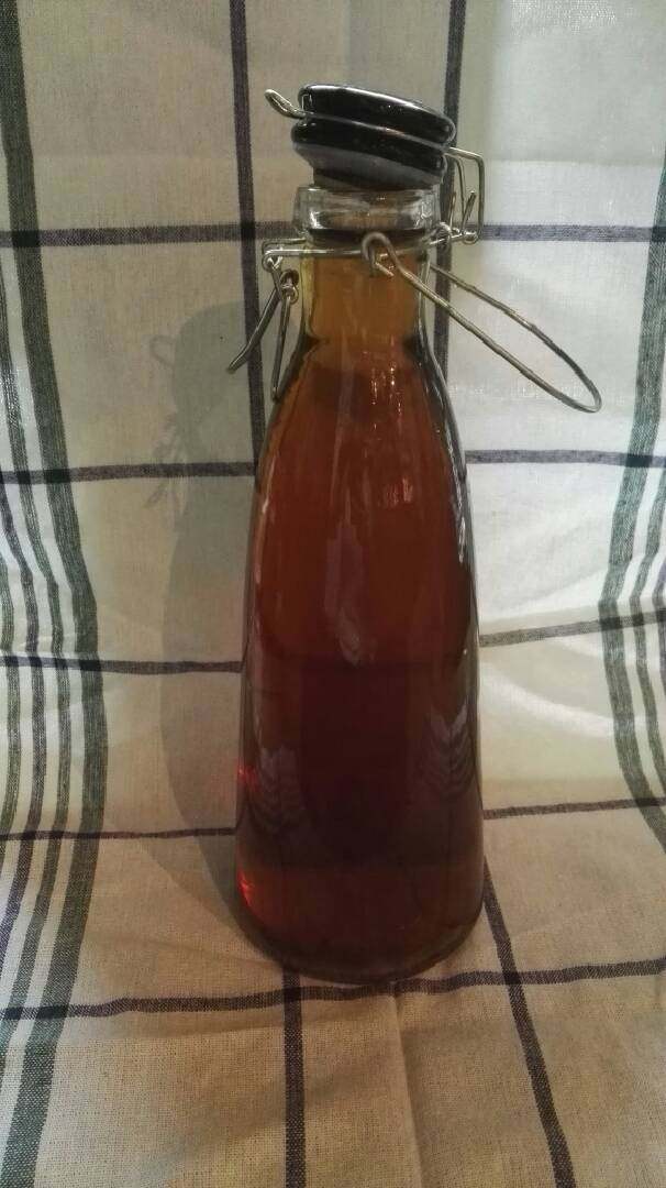 白茅根竹蔗水,待糖水降至室温后,可稍作冰镇,风味更佳哟!