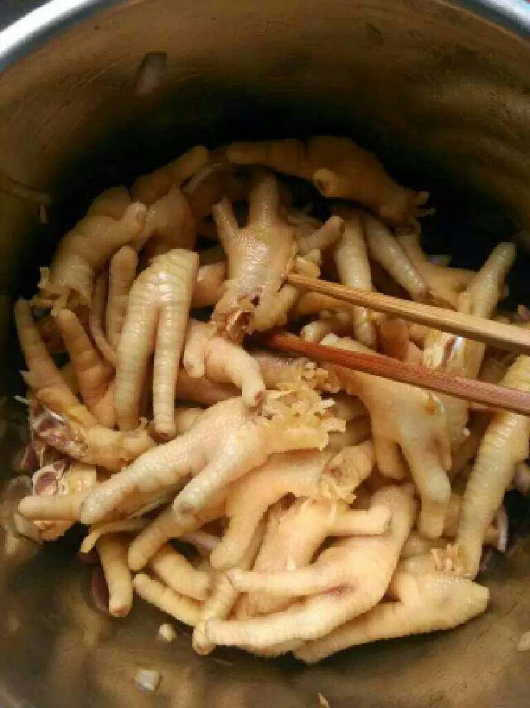 电饭锅盐焗鸡脚
