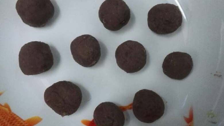 小南瓜豆沙糯米团子+#有个故事#,把红绿豆沙搓小圆型