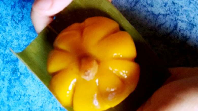小南瓜豆沙糯米团子+#有个故事#,当早餐,点心都不错哦,放凉了更好吃,孩子要吃了
