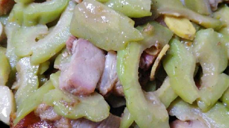 烧肉炒凉瓜,完成!
