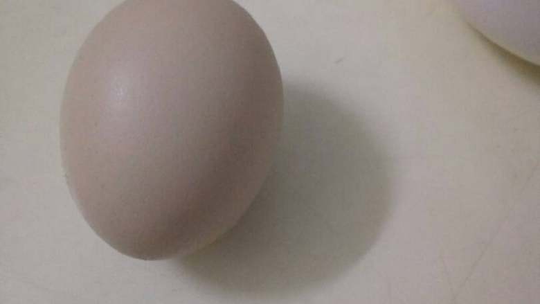 牛奶炖蛋,鸡蛋搅开，连蛋白都搅散