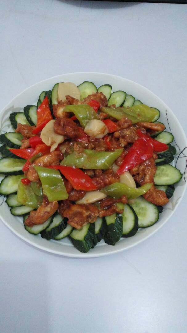 青红椒炒鸡脯肉