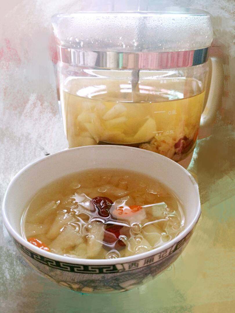 银耳雪梨羹