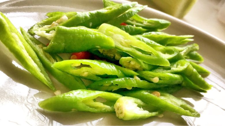 尖椒肥肠,各种辣椒