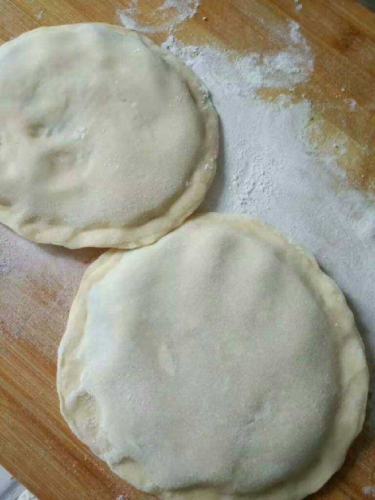 千层肉饼,放小火,多烙一会,防止不熟,勤翻,别胡了!