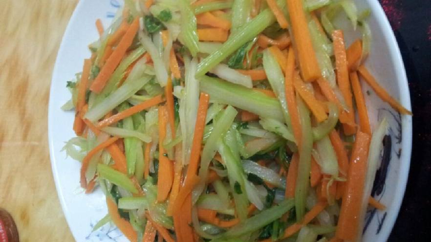 清淡芹菜萝卜