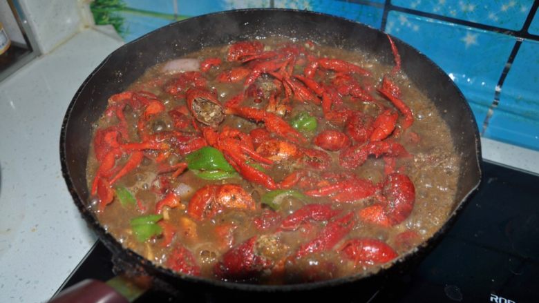 盱眙十三香小龙虾,1:小火再煮一分钟。