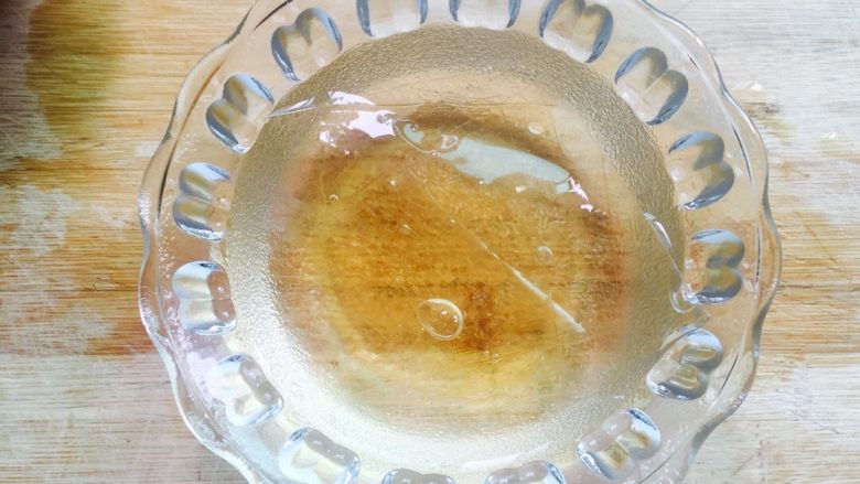 木瓜牛奶冻,提前用凉水泡软吉利丁片