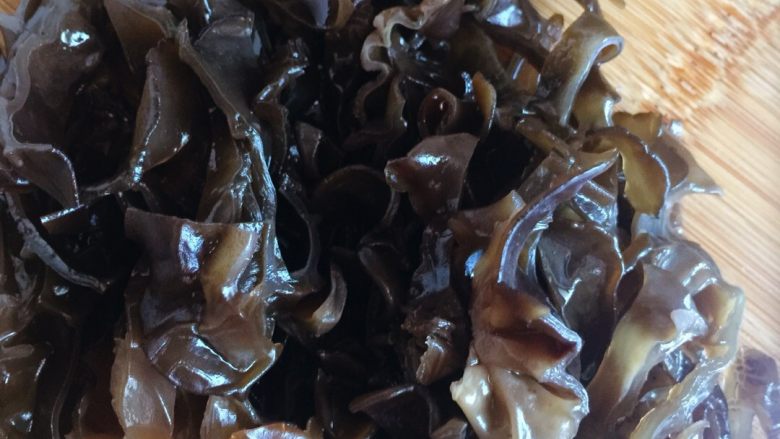 拌三色,木耳切丝