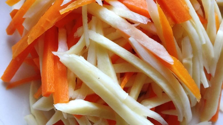 拌三色,盛出沥干水分