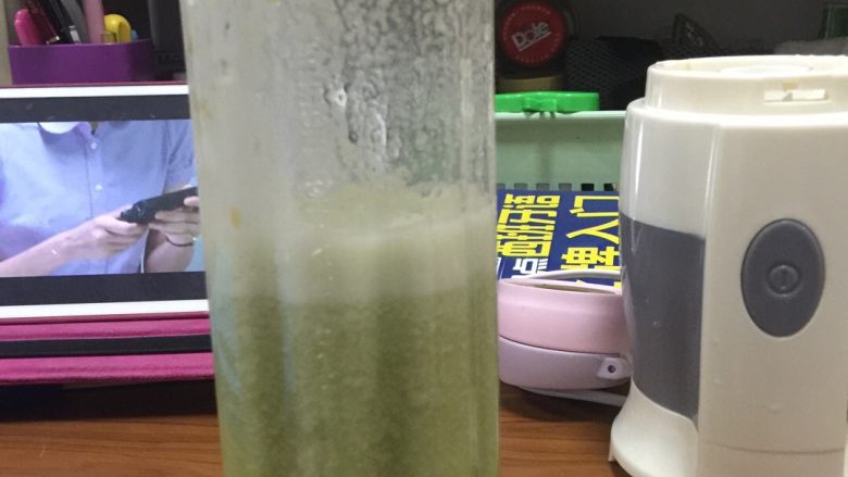 铁皮石斛汁➕天之金兰花,搅拌均匀……口感清爽,排毒养颜,补五脏,提高免疫力~