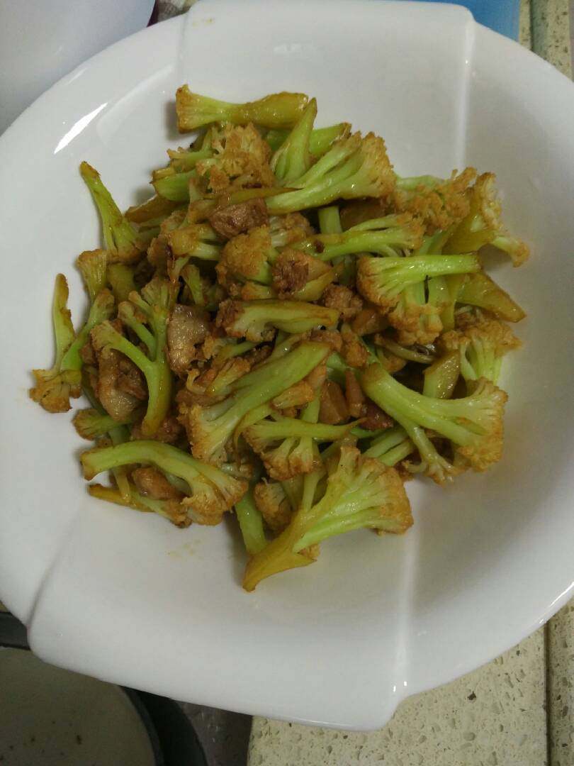 五花肉炒花菜