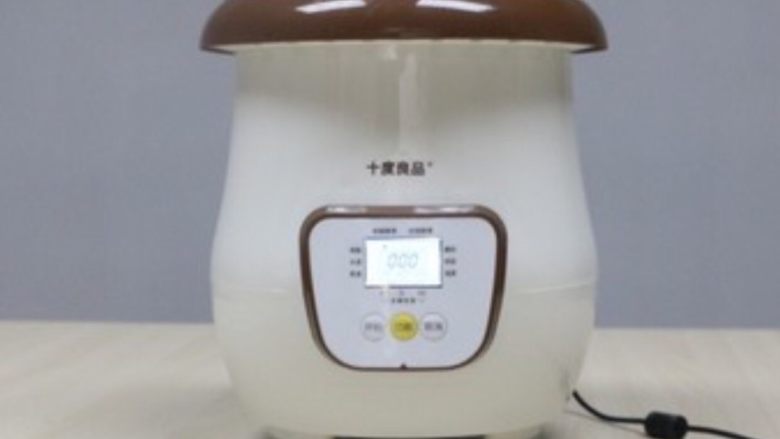 水蜜桃酵素,把桶盖盖好,放进已灭菌机体中,功能选择鲜酿酵素,然后按开机(如果室温超过30度,放进机体前,请按照机体最佳加水量的刻度线来开水)