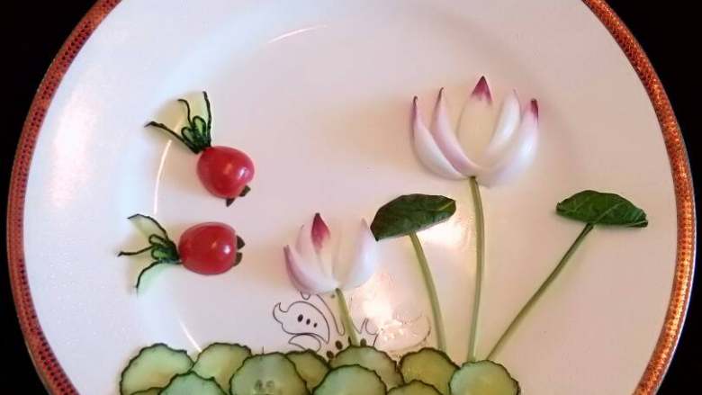 蔬菜拼盘《双鱼莲花》