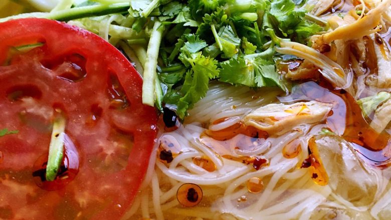 冰镇大冷面,这是放了鸡丝的冷面