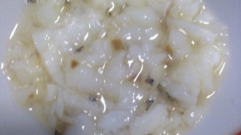 鳕鱼粥,取鱼肉，备用