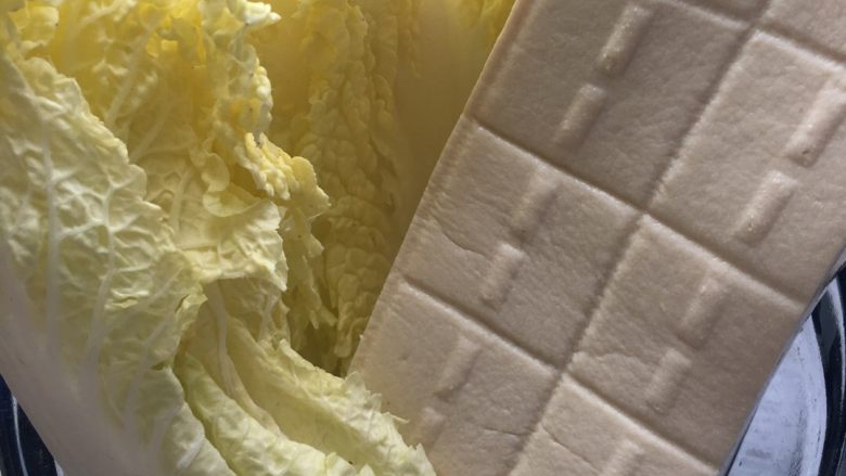 白菜豆腐饼,白菜半颗，豆腐一块