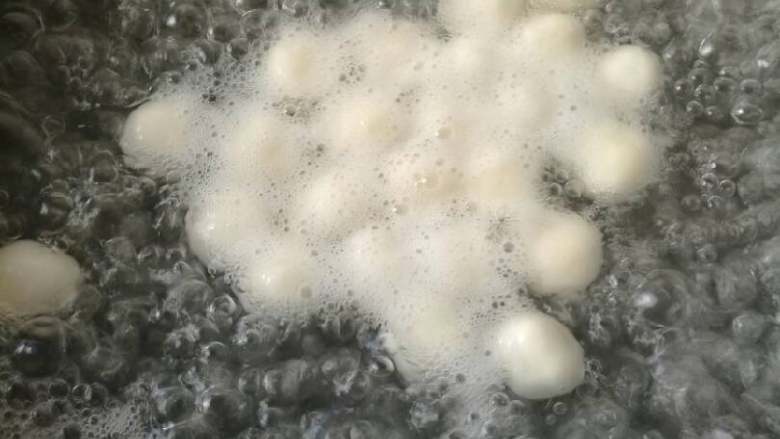 醪糟小汤圆,下水煮,浮起来