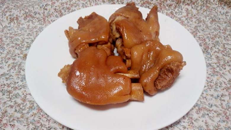 可乐猪蹄,美味可乐猪蹄做成了~动手试试吧~