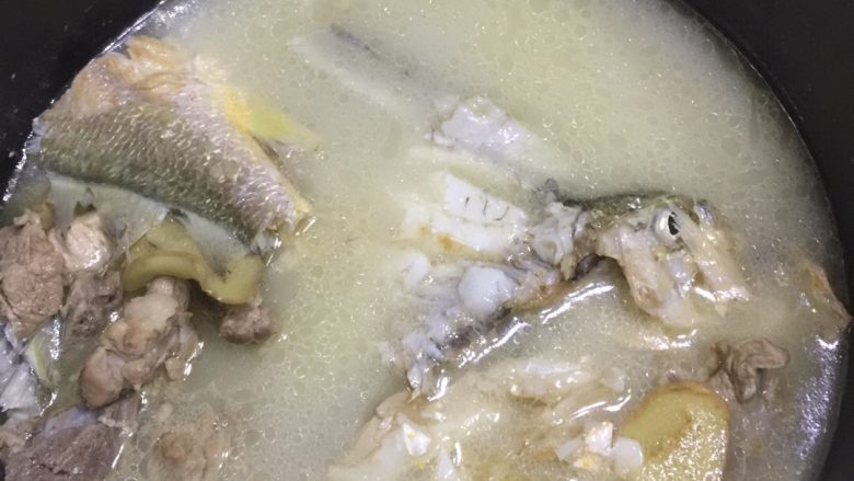 黄鱼排骨汤,煲30分钟,大功告成!