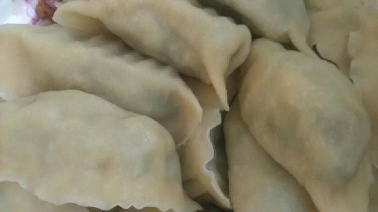 韭菜鸡蛋虾皮饺子,出锅