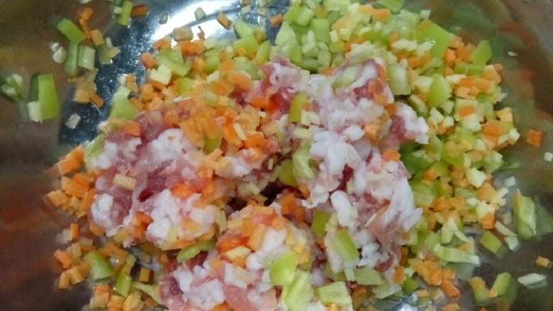 镜箱豆腐,如图准备