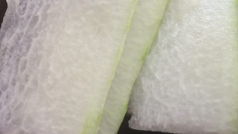 水晶冬瓜卷,切片,要切薄,容易卷