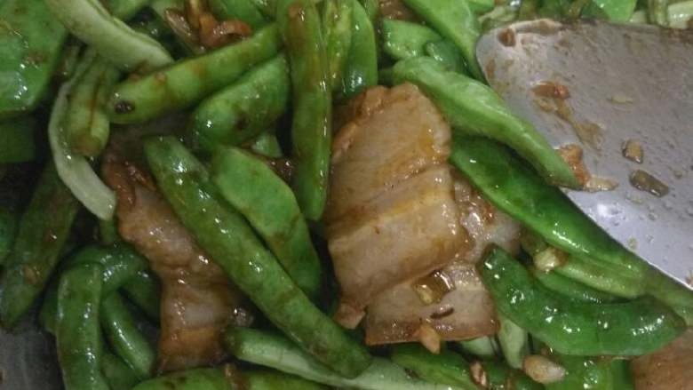 家常豆角,炒到软了放耗油继续翻炒