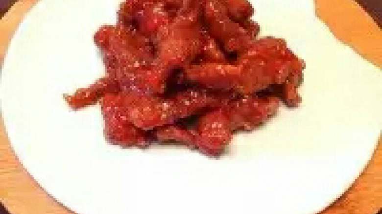 糖醋里脊,一盘色泽饱满的糖醋里脊就出锅啦~