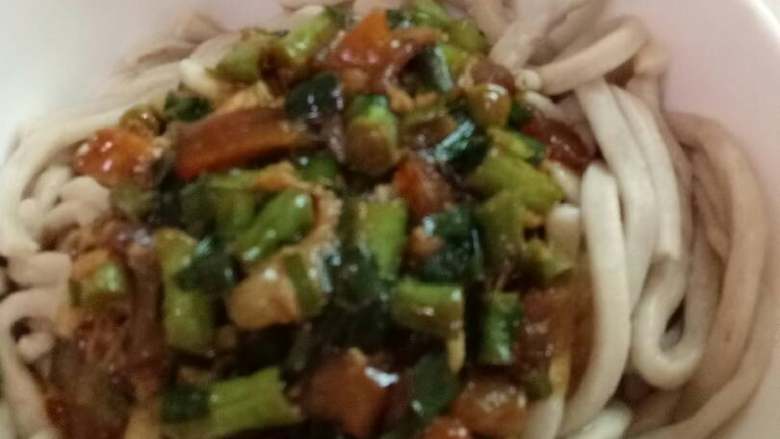 手工荞麦炸酱面