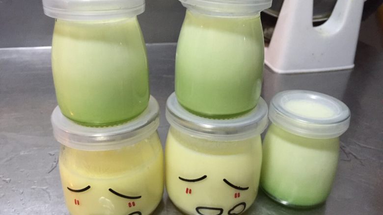 水果味布丁(超简单),盖上盖子或者封保鲜膜。