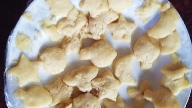 无黄油饼干,过后就可以品尝美味的饼干了。