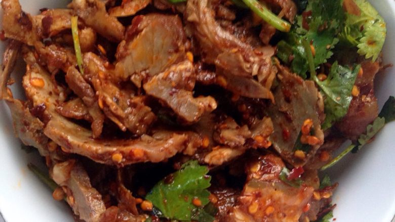 黑桃肉乌冬面,“黑桃肉”卤猪脸瘦肉,备用!(卤<a style='color:red;display:inline-block;' href='/shicai/ 4316'>菜</a>是外卖)