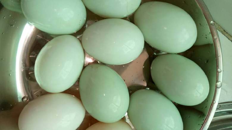 糯米蛋,洗干净咸鸭蛋