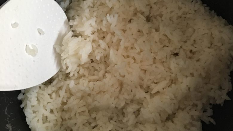 寿司🍣🍣🍣 紫菜包饭,准备好<a style='color:red;display:inline-block;' href='/shicai/ 507'>米饭</a>🍚🍚🍚