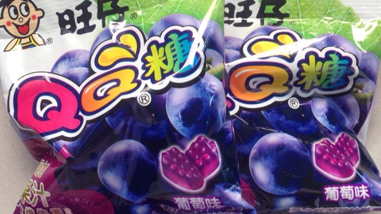 葡萄牛奶布丁,布丁小袋的，可以更换口味，这个很容易买到制作方便。