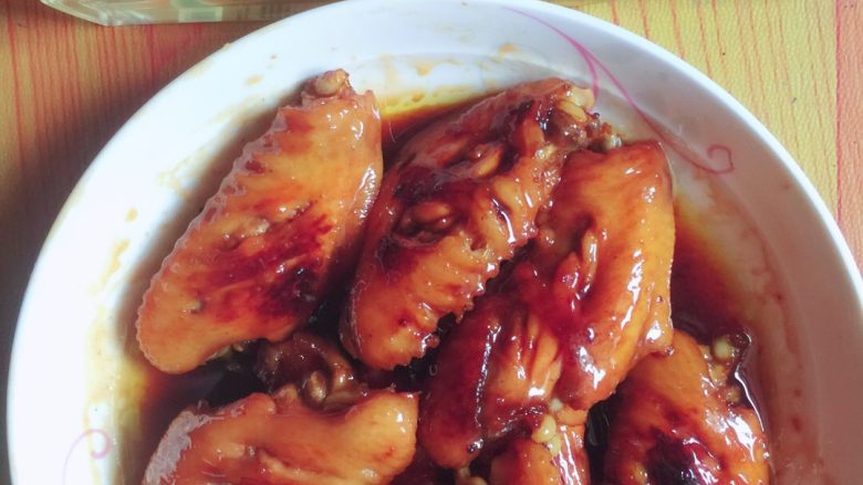 红烧鸡翅,成品

不加酱油等其他佐料