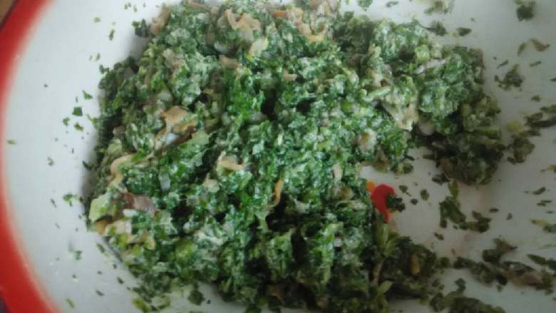 秘制蒸茄夹（不懂加微信jyp786583356）,加入面粉 盐 搅拌均匀 有种黏糊感即可 搅拌期间不加水 因为里面已经有花蛤汤 