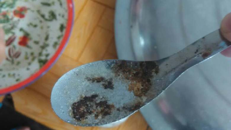 秘制蒸茄夹（不懂加微信jyp786583356）,勺子大小 这样 盐最不好把握 因为馅料里面有花蛤 本来就有些盐分 大体上盐量应与做同样量炒菜时相同