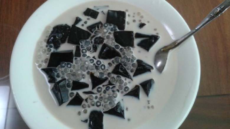 蜂蜜/牛奶仙草西米露