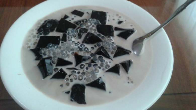 蜂蜜/牛奶仙草西米露,大功告成