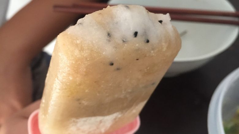 豆浆机制作冷饮,这是成品，老公说好吃，就是不够甜，我不太吃甜，所以亲们跟据自己口味调整