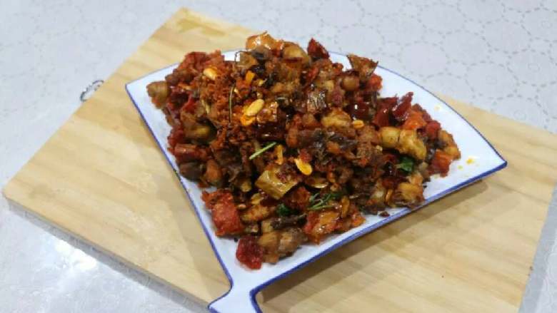 重庆辣子鸡块,加上盐可以出锅享受了。分享给爱的人永远不麻烦!