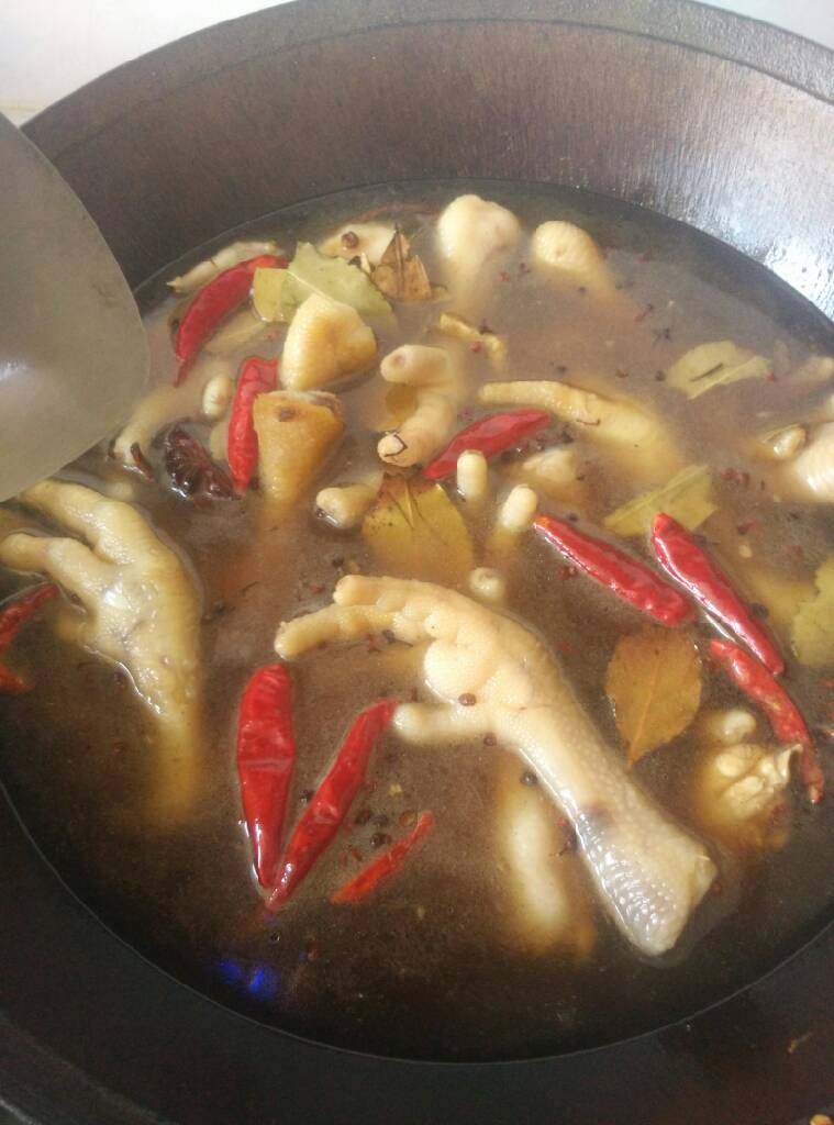 红烧鸡爪🐔,能吃辣的 干红辣椒多加～