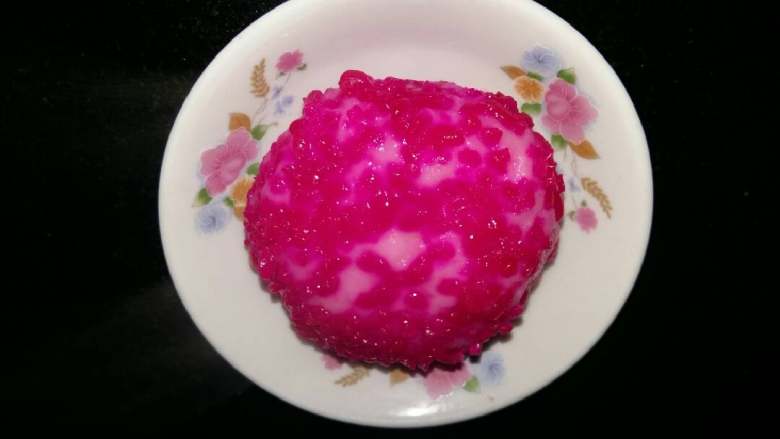 杨梅稞(家乡美食),蒸熟了,外面红红的像不像杨梅。