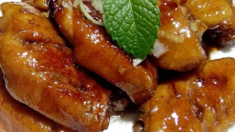 “可乐鸡翅”  绅士私房菜