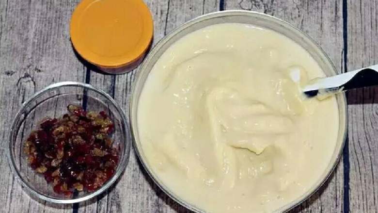 什锦绿豆糕,准备好已经打好的绿豆泥、切好的蔓越莓和葡萄干碎、<a style='color:red;display:inline-block;' href='/shicai/ 867'>麦芽糖</a>