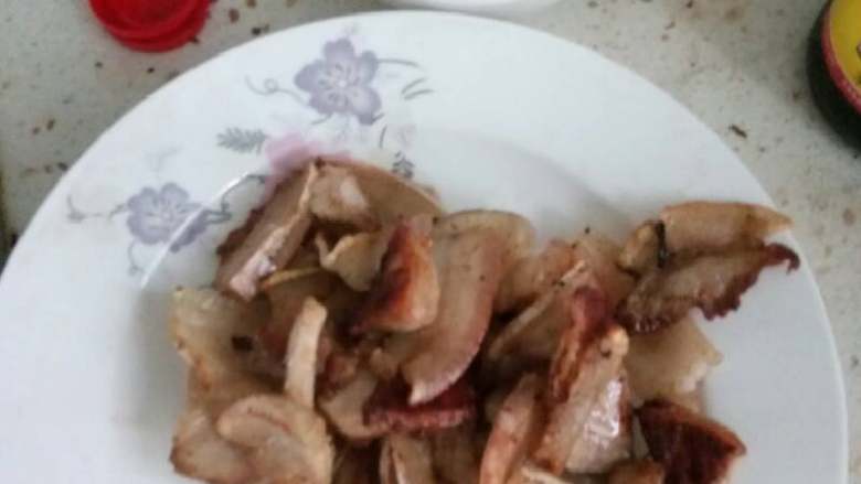荤菜系,茄子烧肉片,炸过后的样子